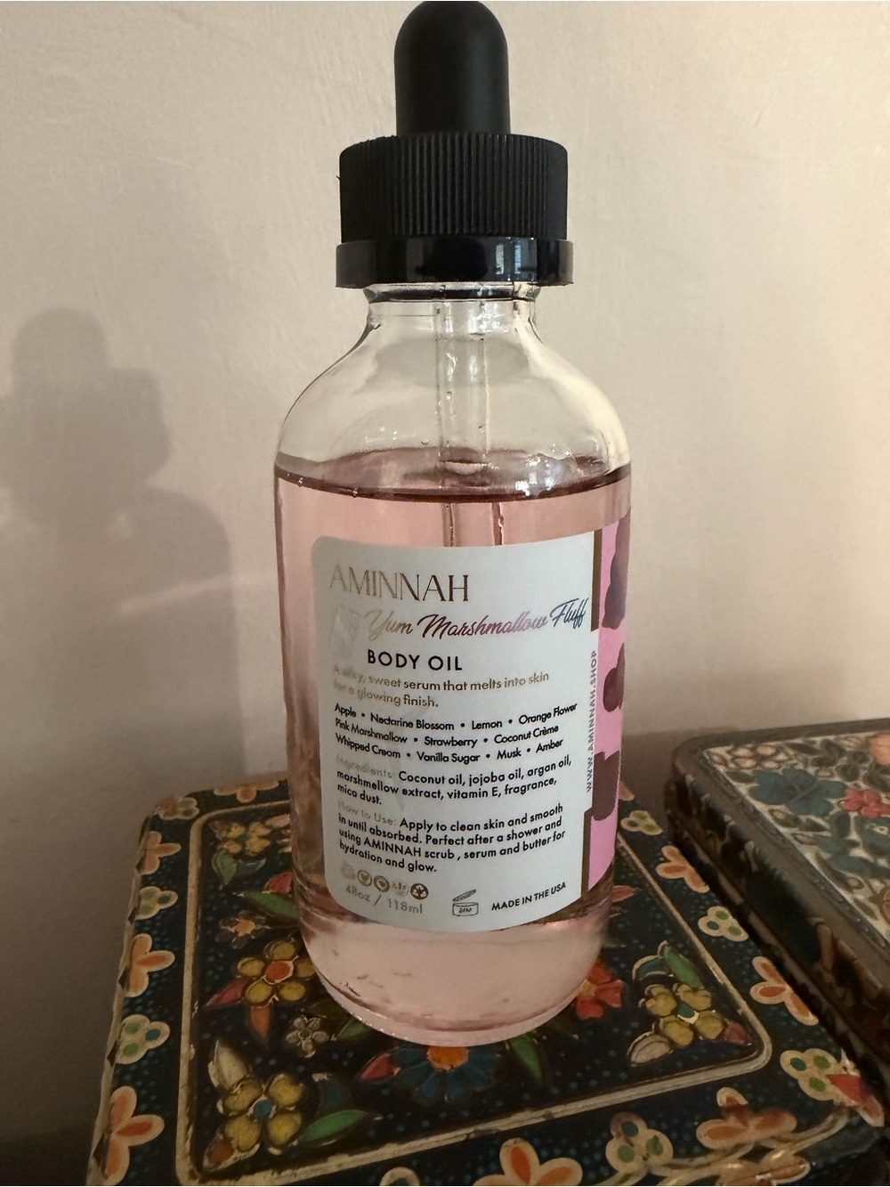 AMINNAH Pink Body Oil Serum - Yum Marshmallow Fluff